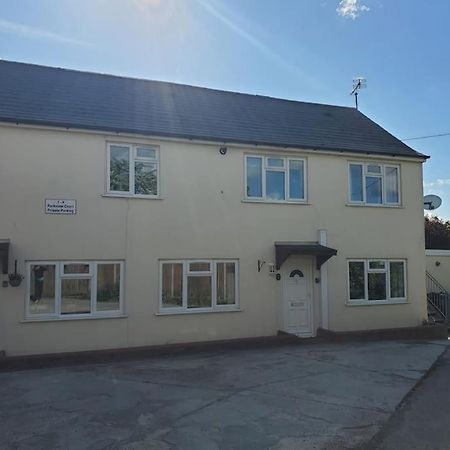 Central Windsor 2 Bedroom Flat With Free Parking Kültér fotó