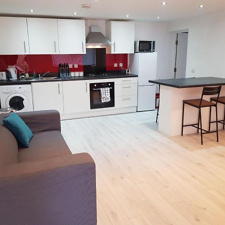 Central Windsor 2 Bedroom Flat With Free Parking Kültér fotó