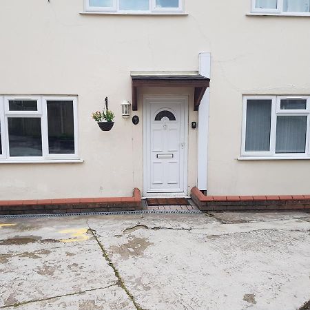 Central Windsor 2 Bedroom Flat With Free Parking Kültér fotó