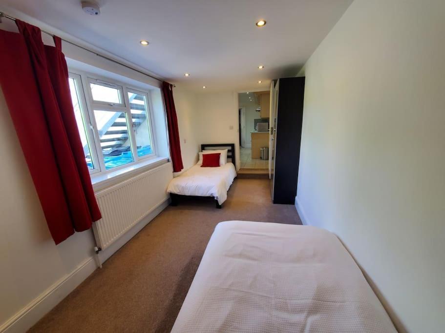 Central Windsor 2 Bedroom Flat With Free Parking Kültér fotó