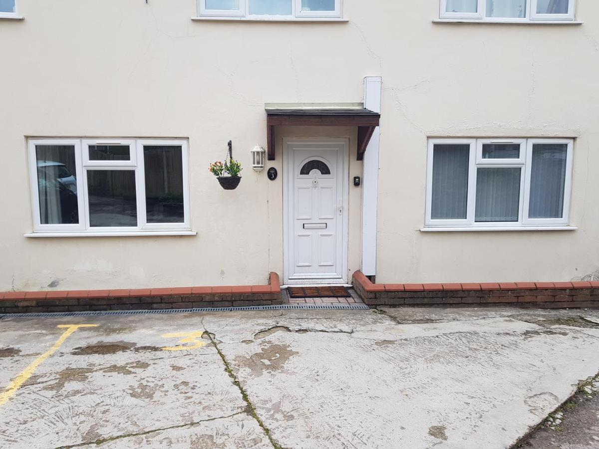 Central Windsor 2 Bedroom Flat With Free Parking Kültér fotó