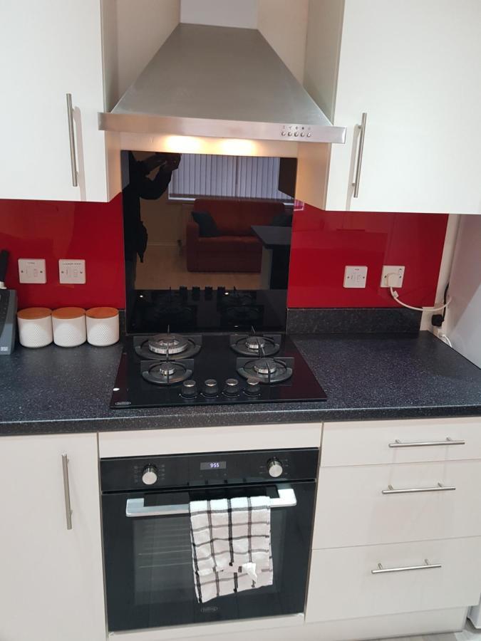 Central Windsor 2 Bedroom Flat With Free Parking Kültér fotó