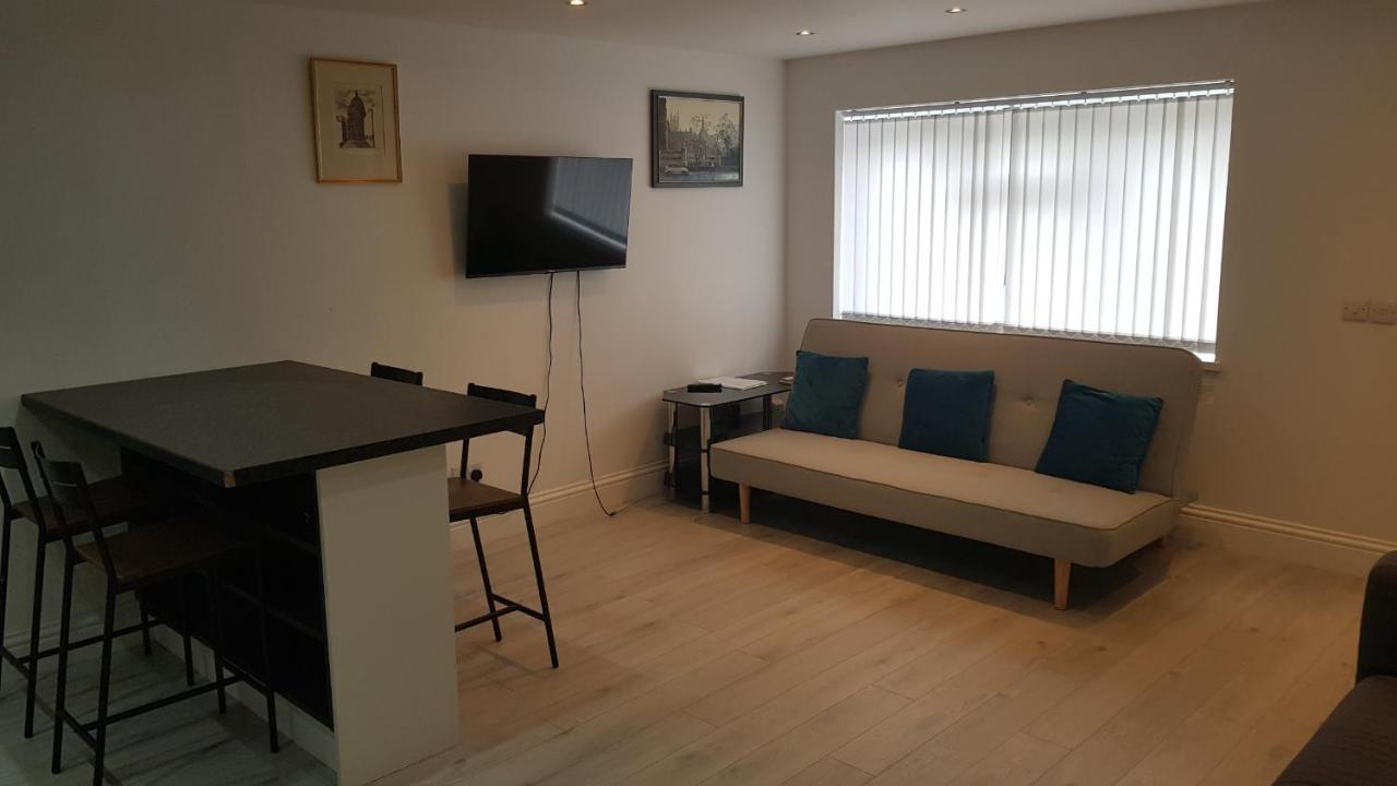 Central Windsor 2 Bedroom Flat With Free Parking Kültér fotó